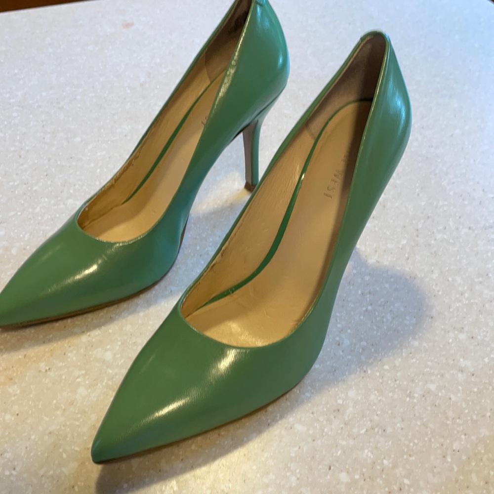 Nine West Green Leather Pumps